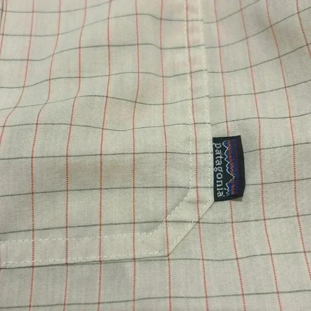 Patagonia long sleeve fishing shirt - Picture 3 of 4